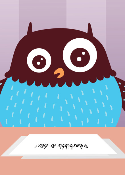 Polarugglan som skriver vid ett bord med böcker på.